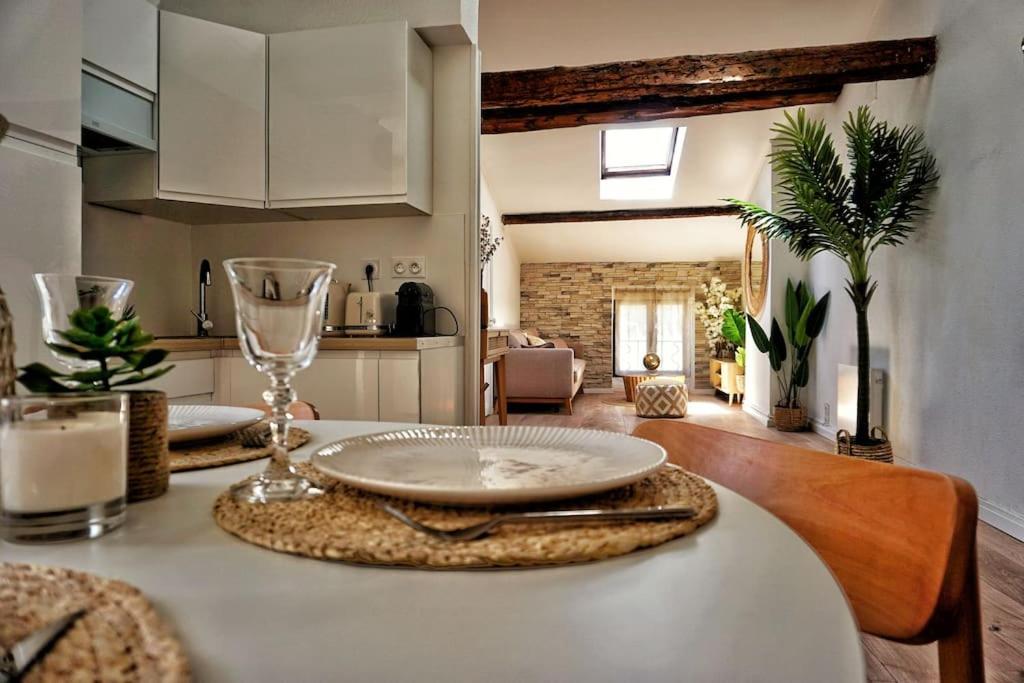 Emplacement N°1+terrasse Vue+cite+trivalle+clim