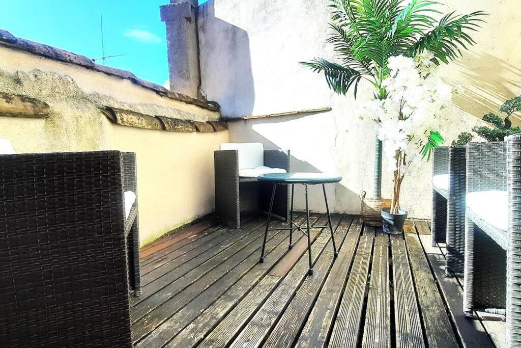 Emplacement N°1+terrasse Vue+cite+trivalle+clim Appartement *